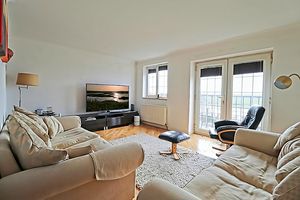 Living Room- click for photo gallery